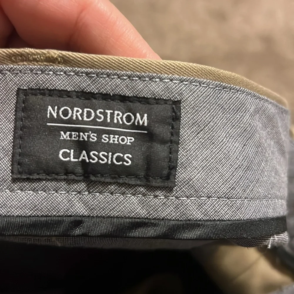 Nordstrom men’s wrinkle free smart care taupe trousers NWT